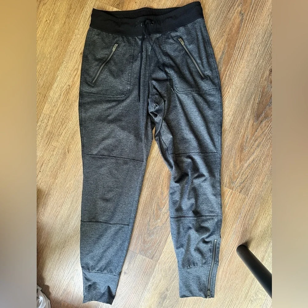 Athleta Flux Street charcoal grey joggers, size XS, athleisure - Picture 2 of 8